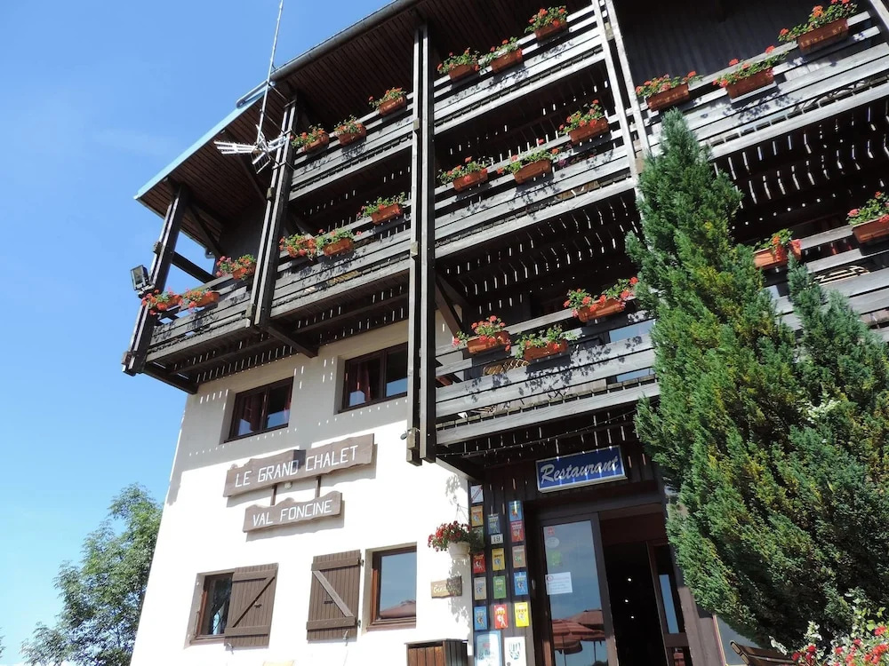 Voir la photo 1 — Hôtel Le Grand Chalet