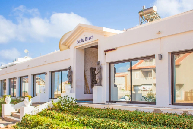 Hotel LIVVO Budha Beach