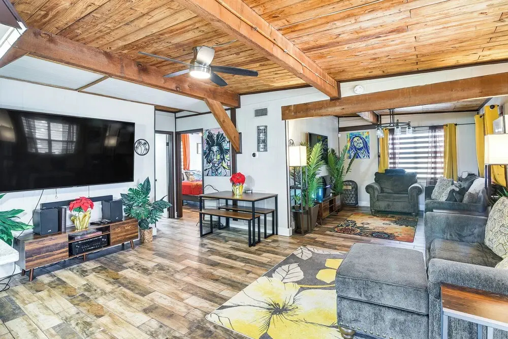 < 1 Mi to Beach! Galveston Gem w/ Outdoor Oasis