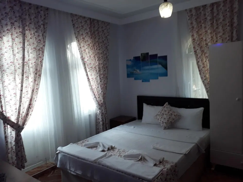 Standard Double room with balcony (full double bed)
