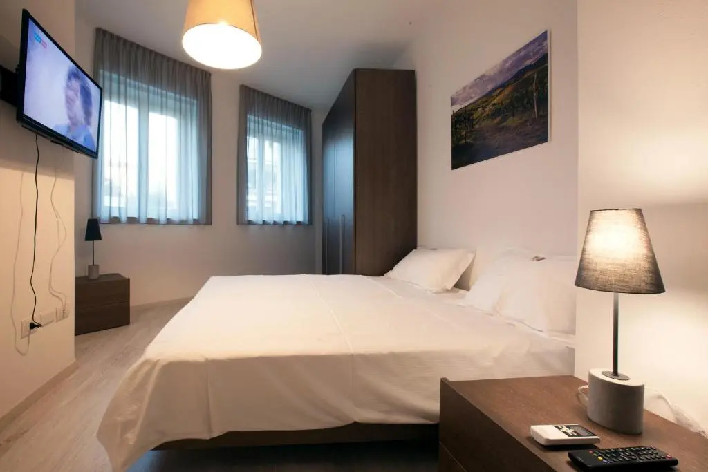 2 Bedrooms Apartment