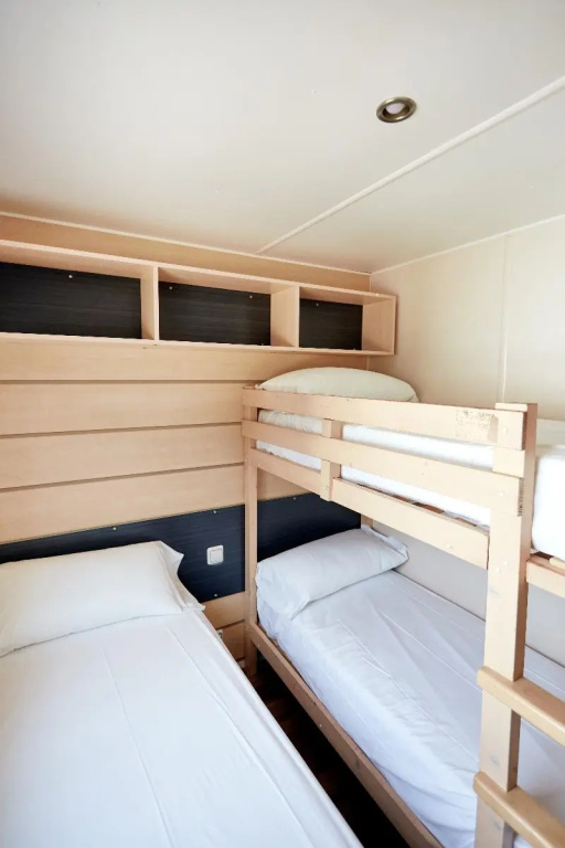 2 Bedrooms Bungalow