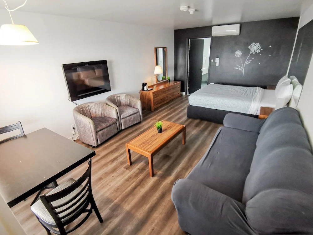 Premium Double room (full double bed)