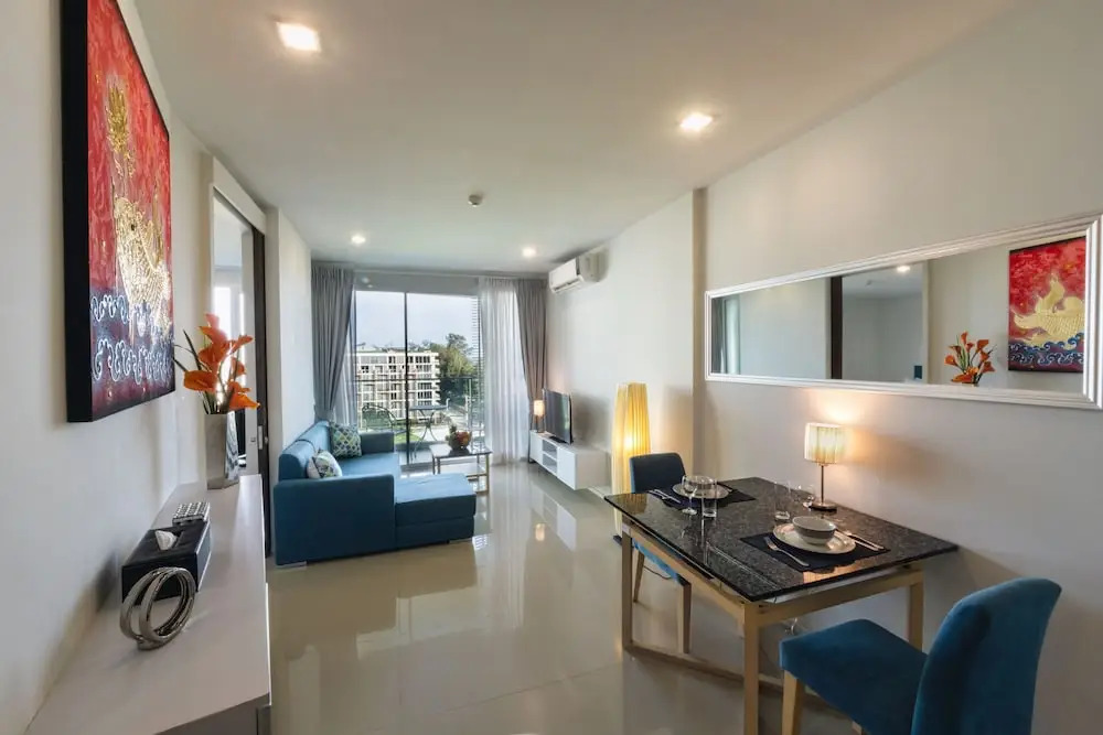 Люкс c 1 комнатой с балконом и с видом на горы в First Choice Grand Suites
