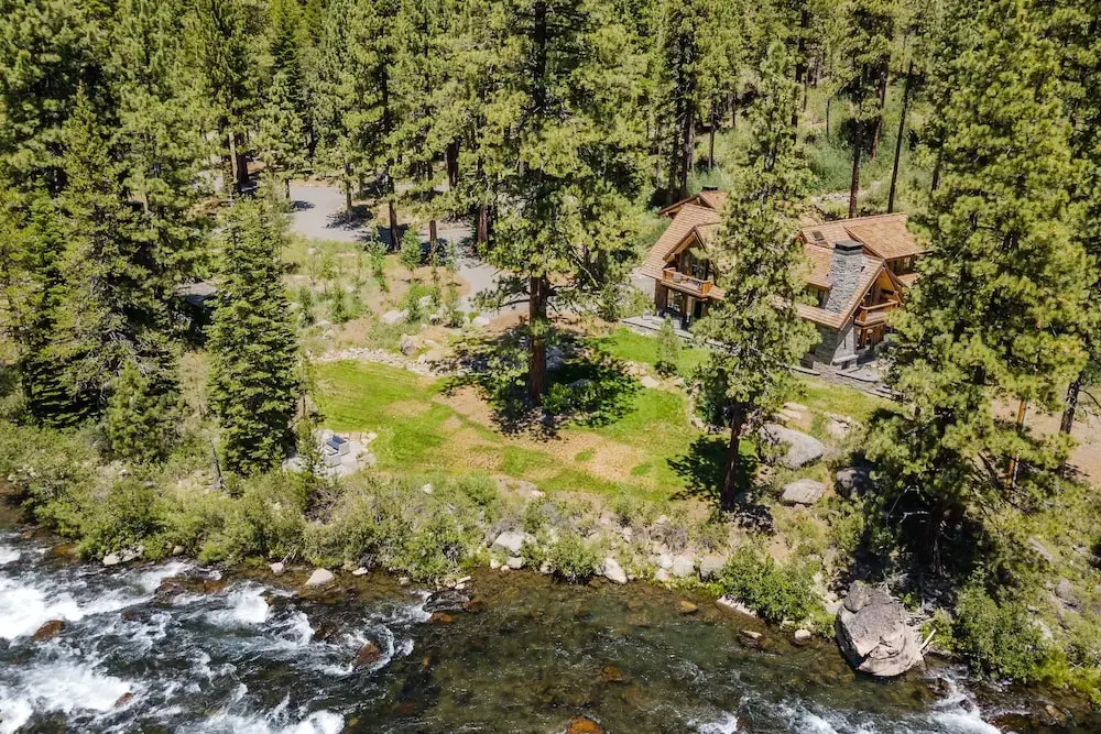 Hunter by Avantstay Award-winning Riverfront Cabin 5 Minutes From Palisades