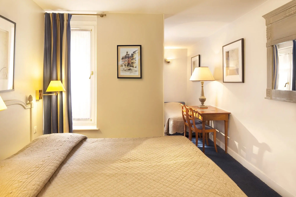 Relais Du Louvre, Paris — 6