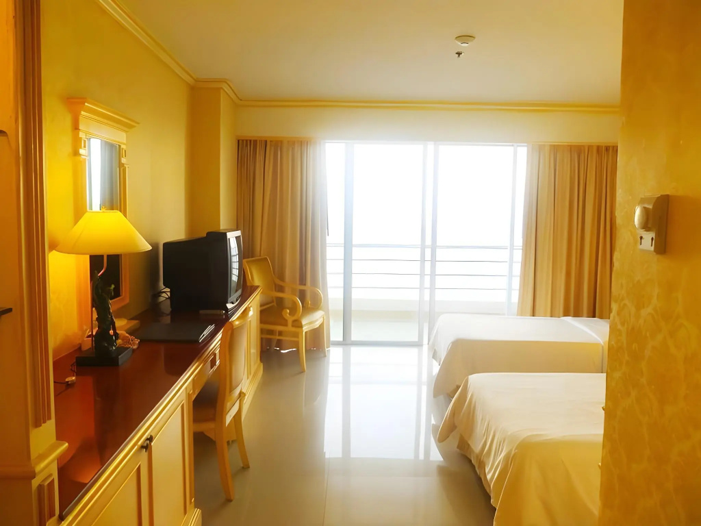 Adriatic Palace Hotel Pattaya — 3