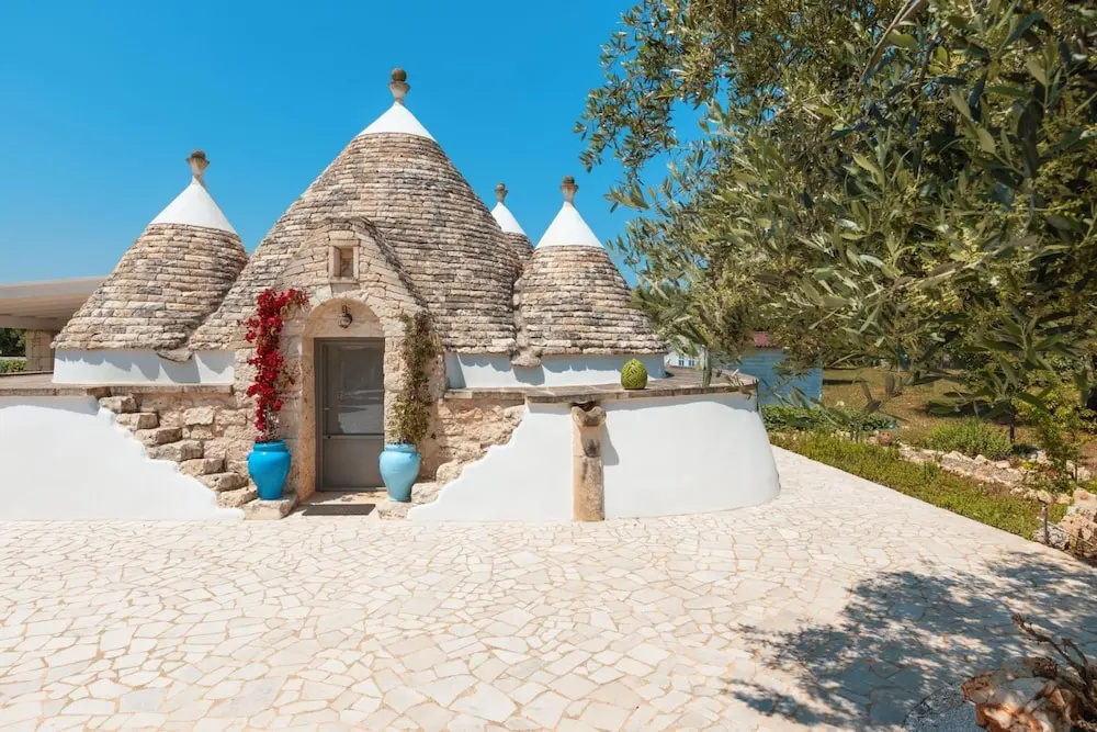 Fantastic Trulli Olea With Pool Garden