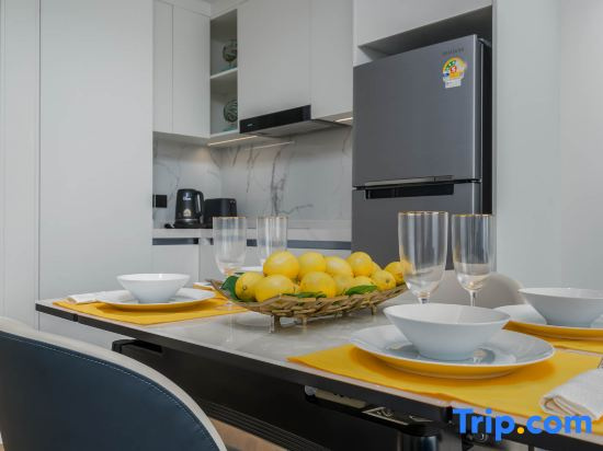 1BR+Living room w/sofa Bed I 50m to the Beach