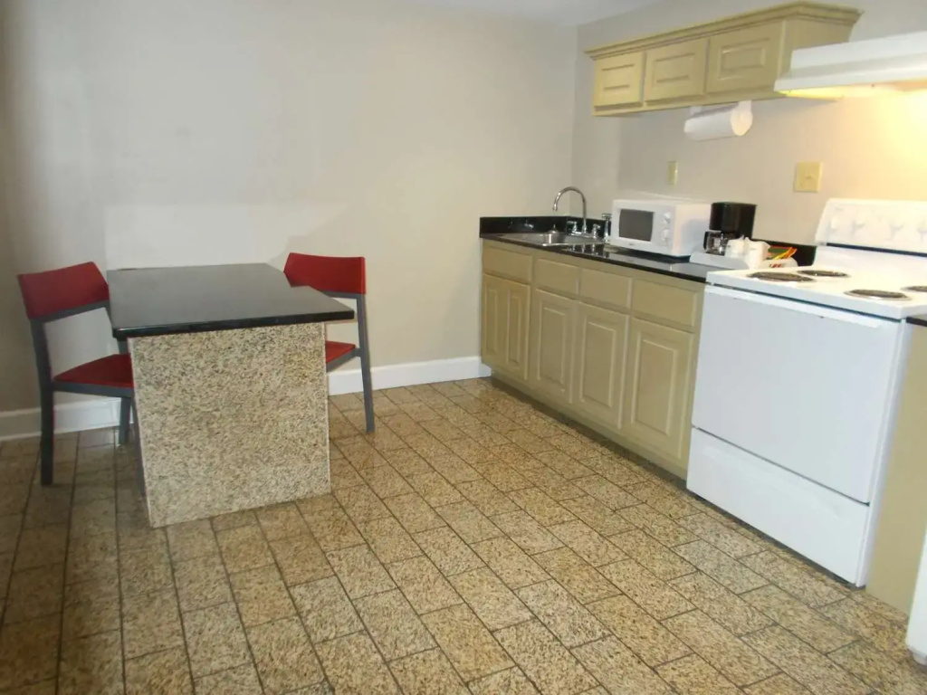 SureStay Plus Hotel by Best Western St Marys Cumberland - фото 24