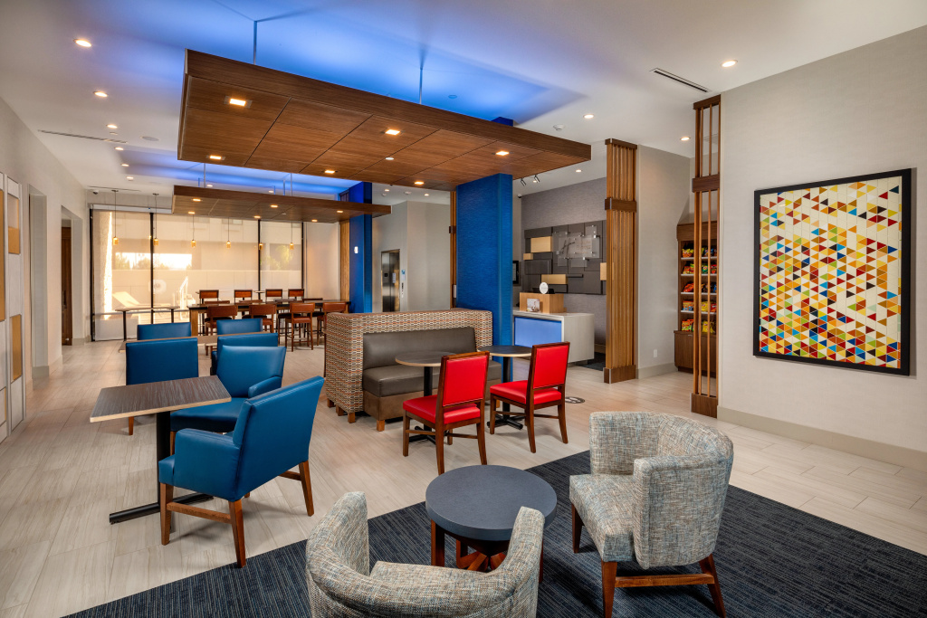 Holiday Inn Express & Suites Chatsworth by IHG — фото
