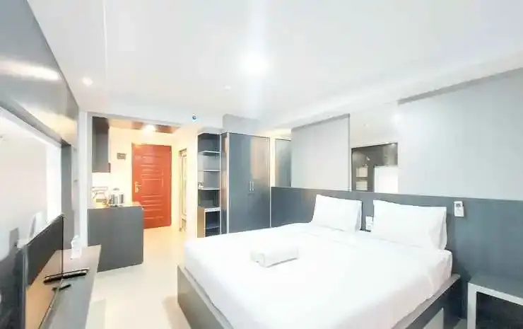 Warm and Homey Studio Apartment at Mansyur Residence By Travelio