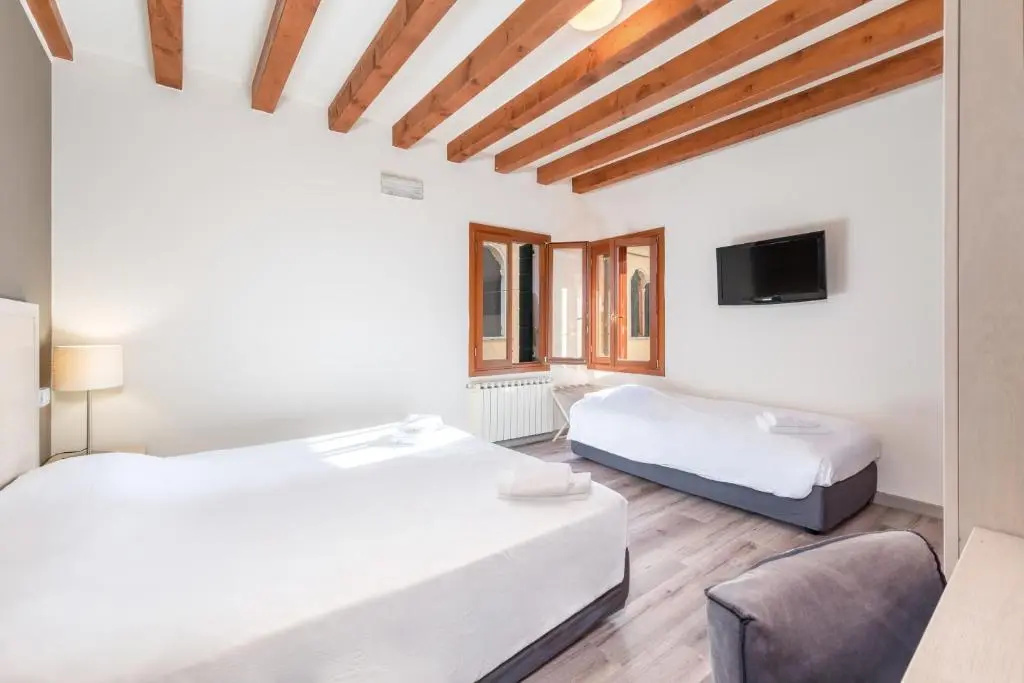 Economy room