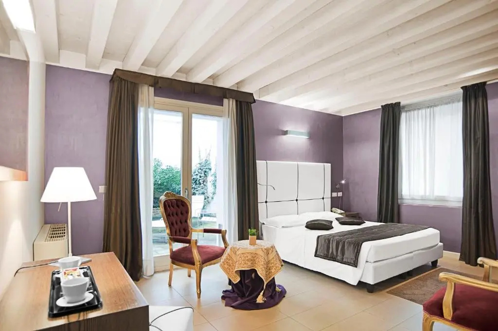Superior Double room (full double bed)