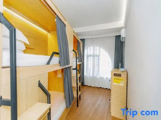 Bed in Dorm (male dorm)