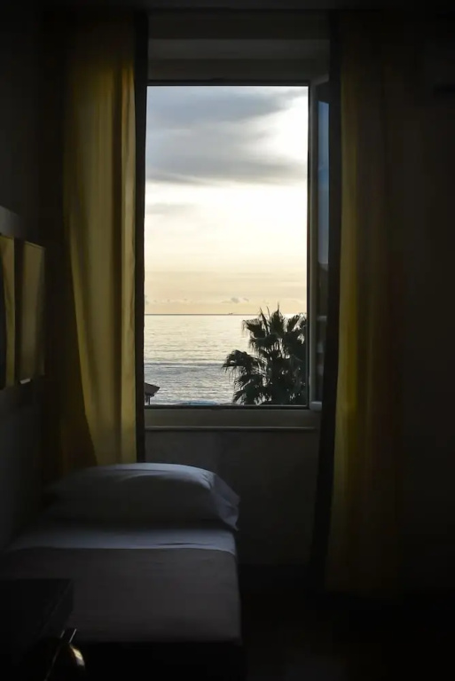 Standard Double room with sea view (full double bed)