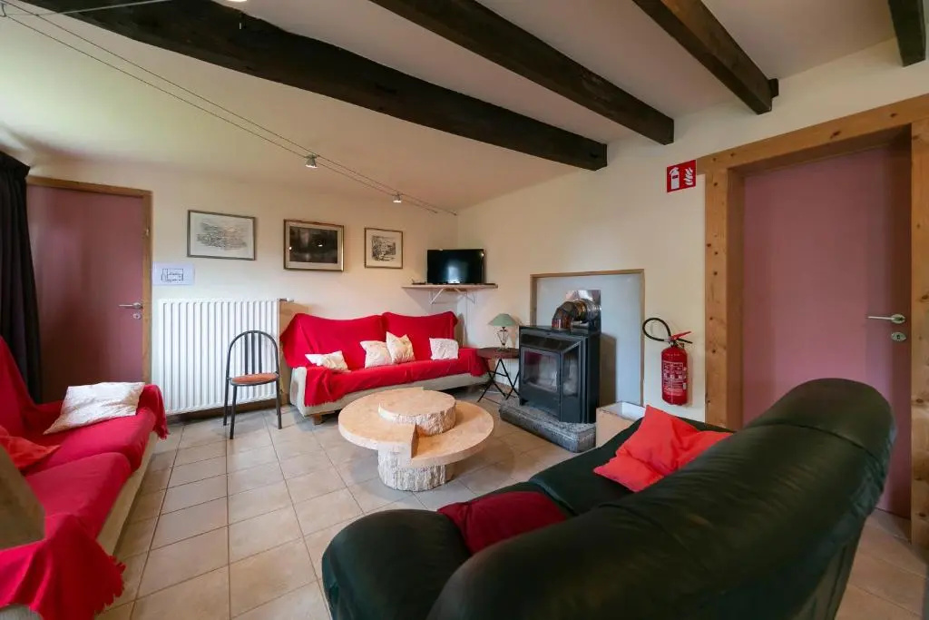 4 Bedrooms Cottage