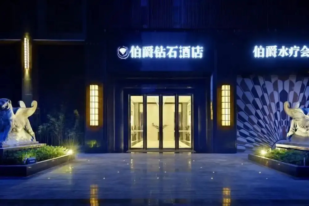 Count Diamond Hotel