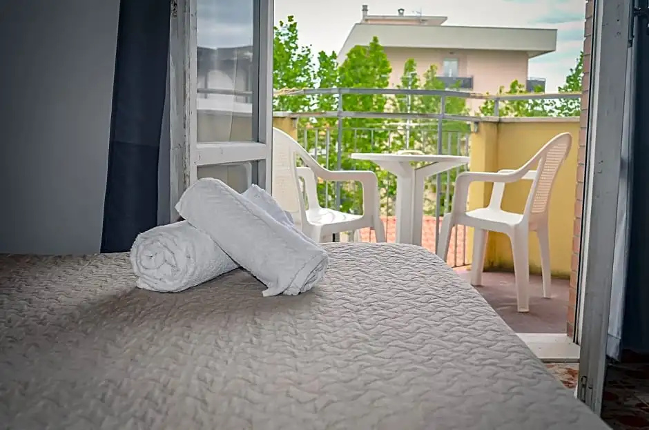 Standard Double room with balcony (full double bed)
