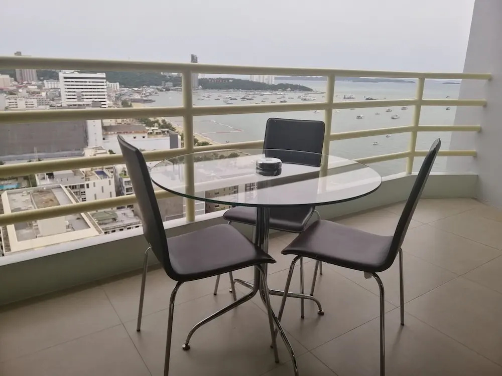 View Talay 6 Condominium by Honey - Général