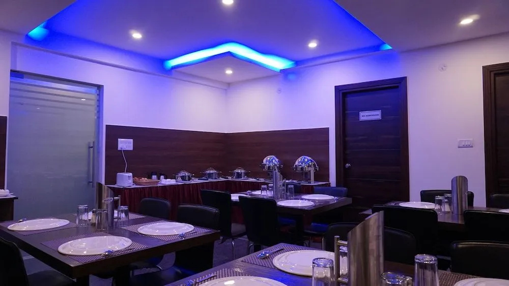 Food & Beverage