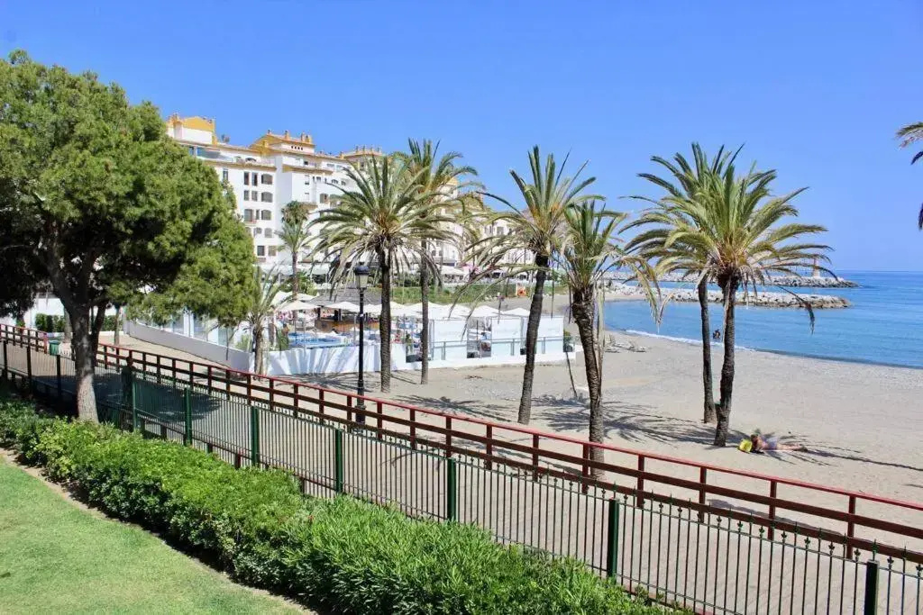 Frontline sea in the center of Puerto Banus.2 Bedrooms.