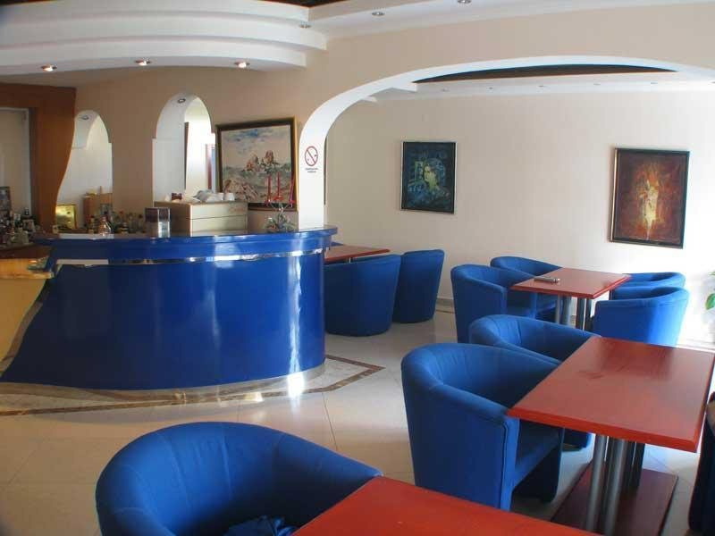 Food & Beverage