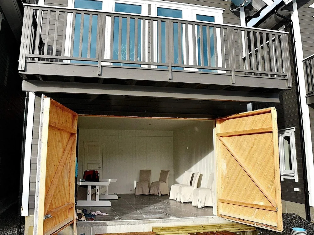 6 Person Holiday Home In Vatne