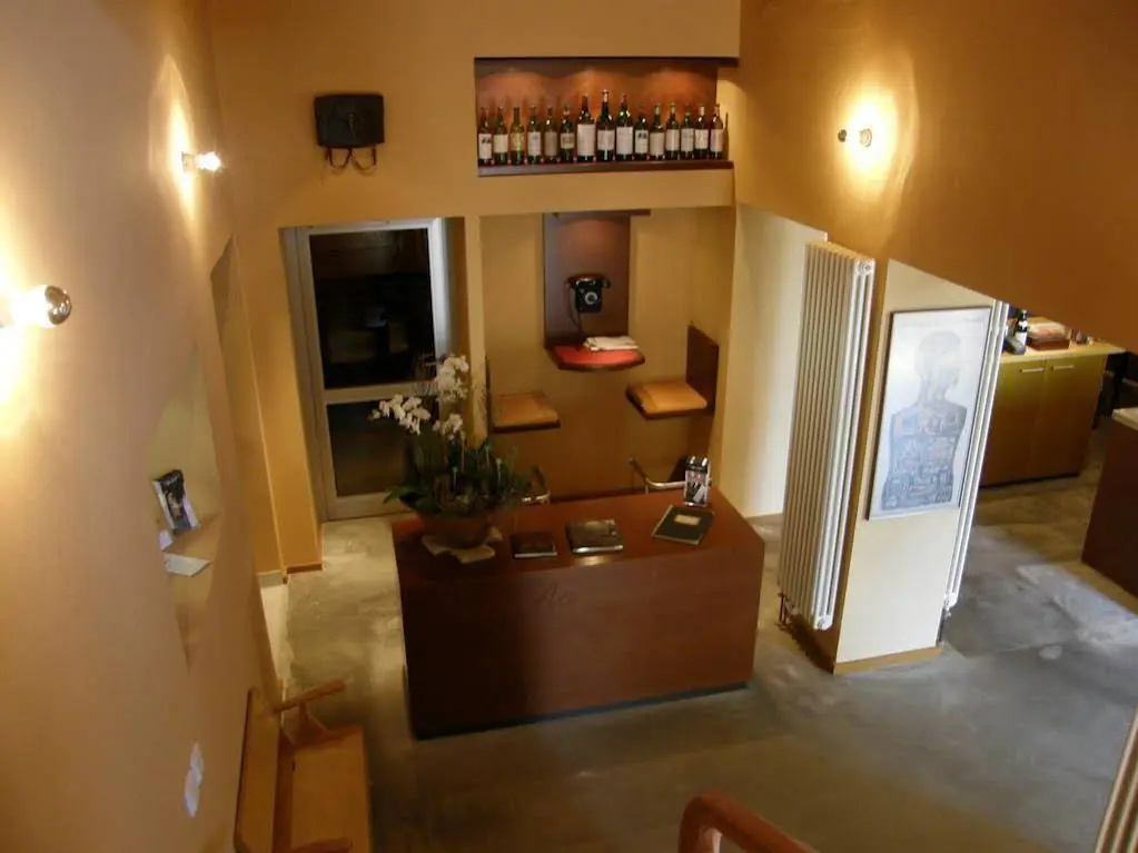Lobby & Reception