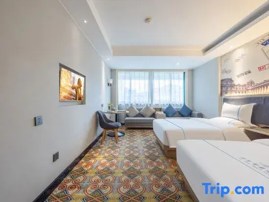 Standard room with city view