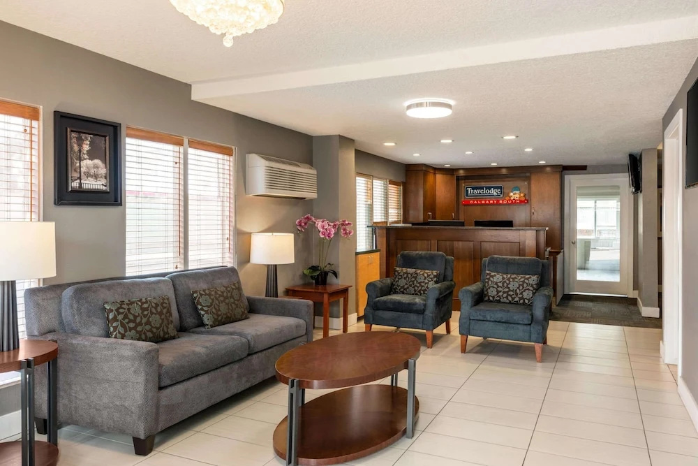 Lobby & Reception