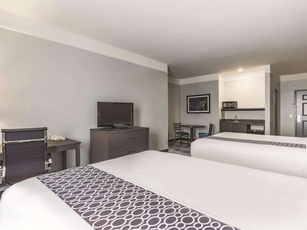 Platinum Inn & Suites Webster - Général