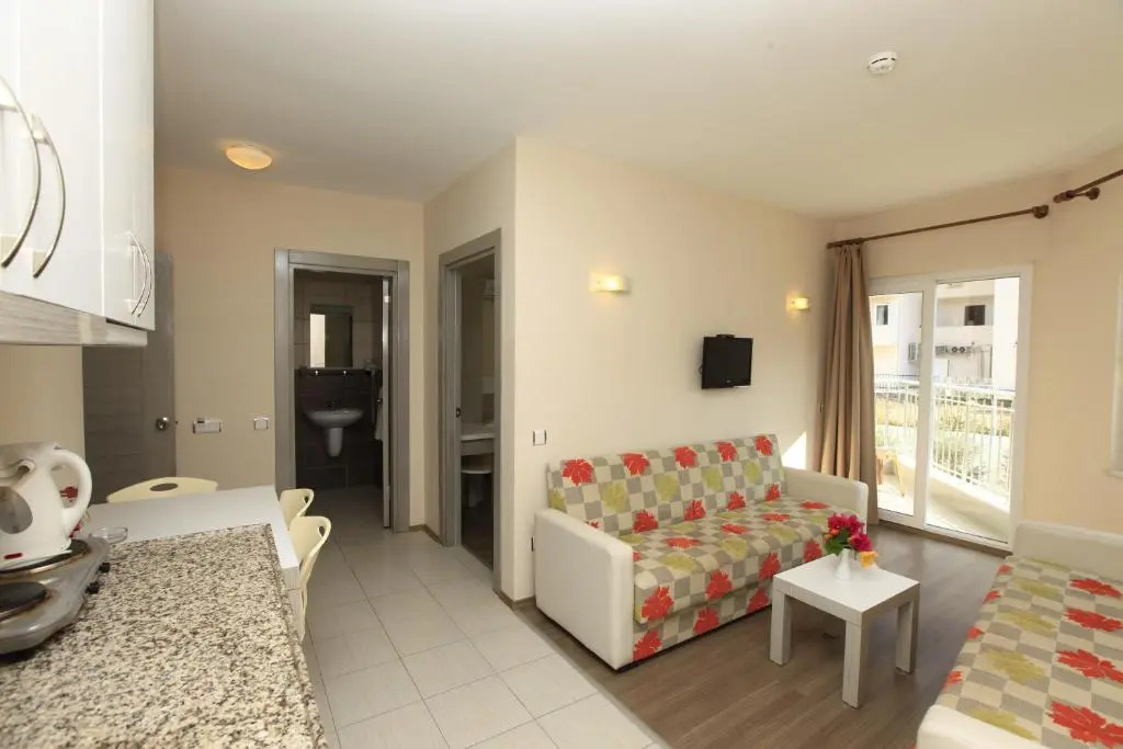 1 Bedroom Apartment