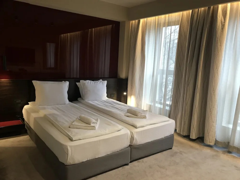 Standard Double room with garden view (full double bed)