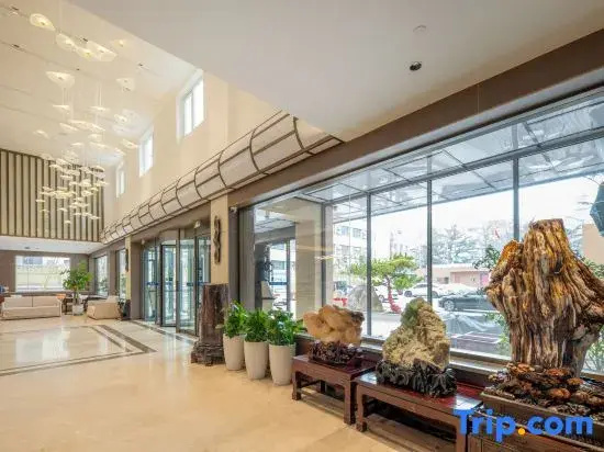 Qingdao Shiguang Hotel (May Fourth Square Ningxia Road Subway Station)