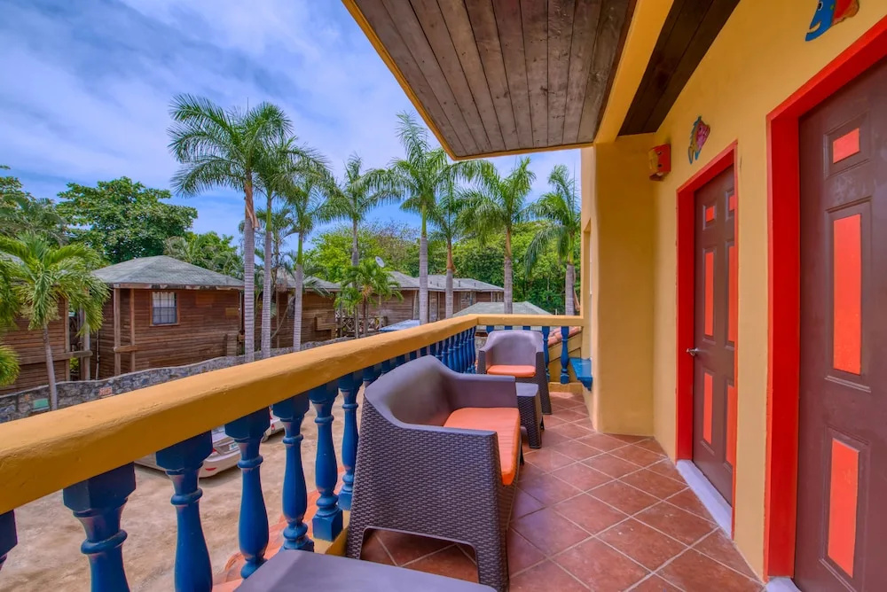 3 Bedrooms Villa with balcony