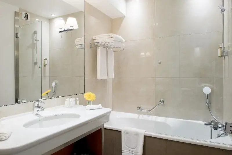 Standard Double room with balcony (full double bed)