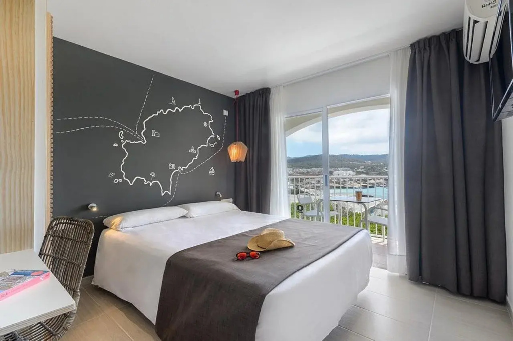 Hotel Vibra Cala Tarida - Général