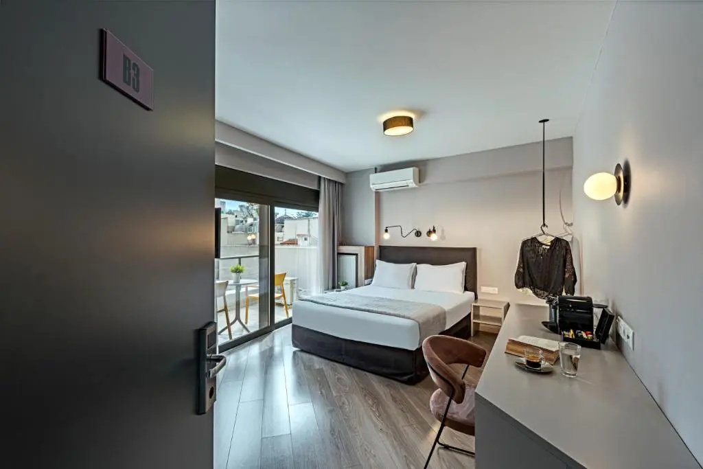 Standard Double room with balcony (full double bed)