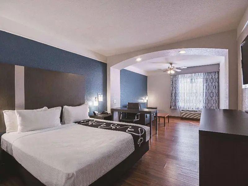 La Quinta Inn & Suites by Wyndham Kingwood Houston IAH Airpt - Chambres