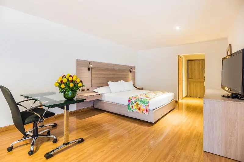 Hotel Rosales Plaza - Chambres