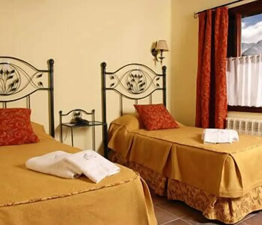 Standard Double room with balcony (full double bed)