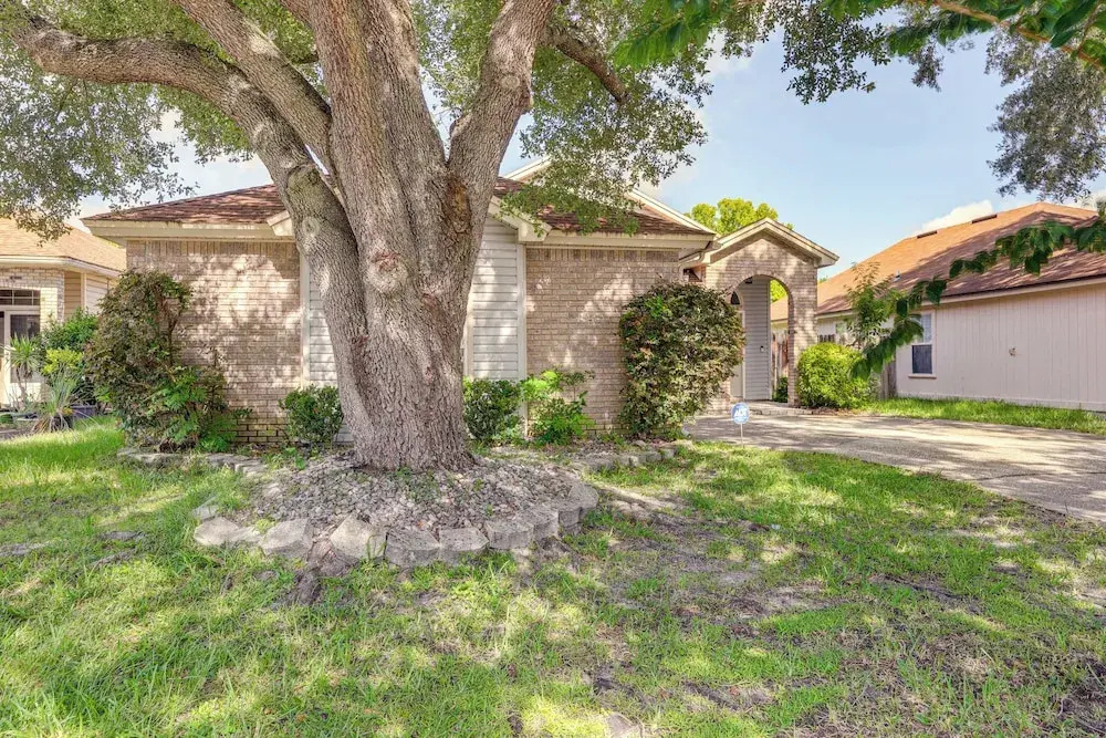 Jacksonville Family Home: Near Shopping & Dining!
