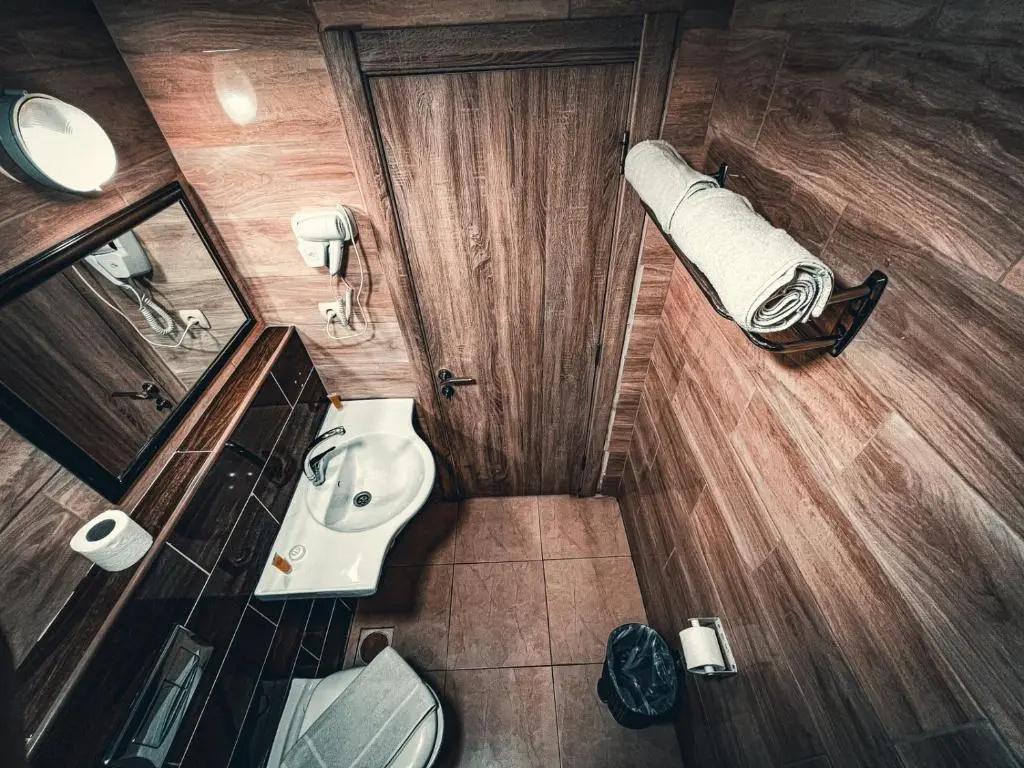 Economy room