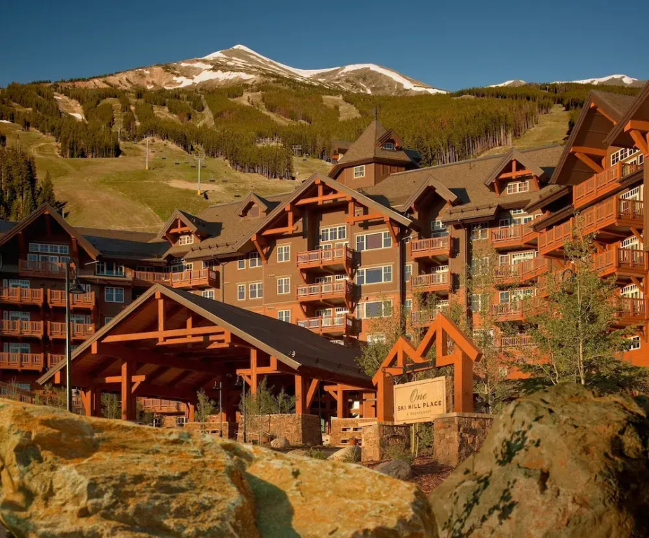 Luxury 2 Bedroom Condo with Mountain View 2 Condo