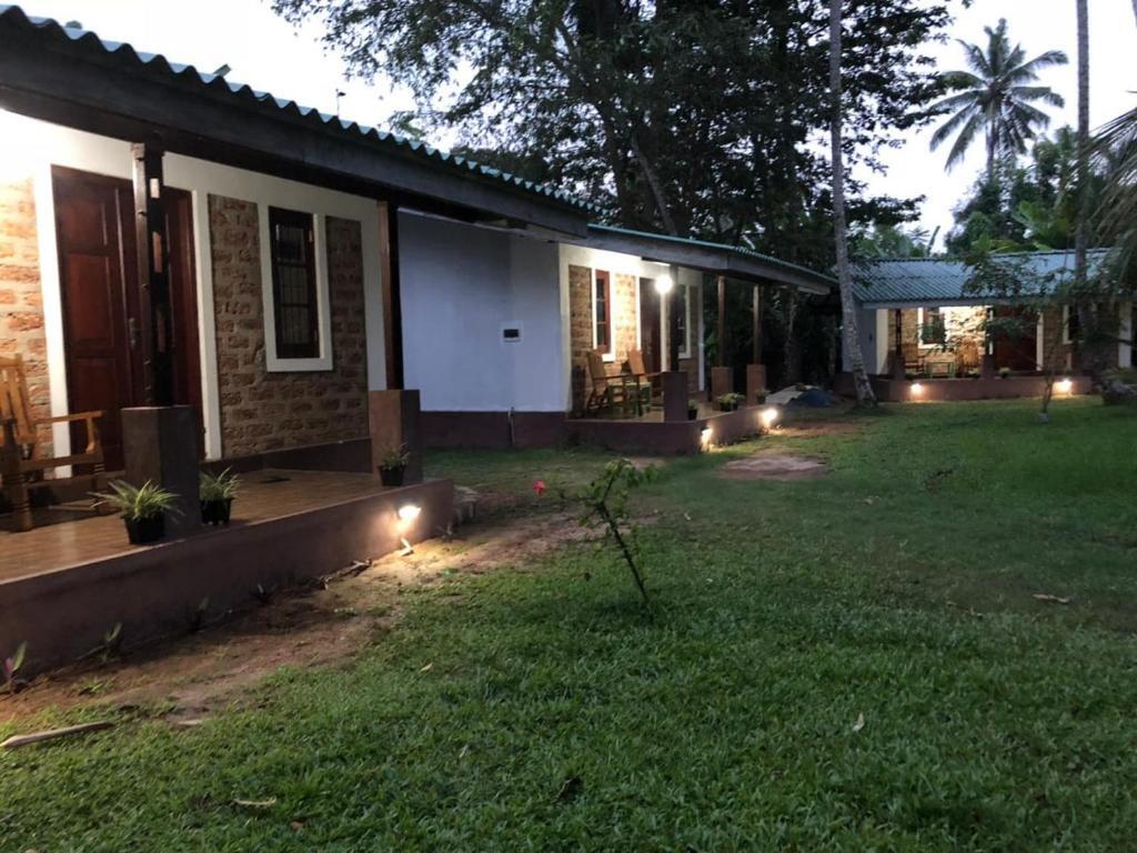 Kumbukgahawatta Hotel