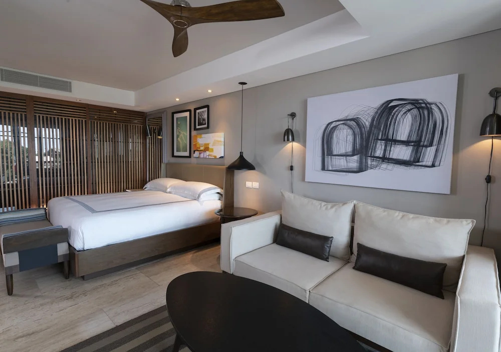 Downtown House Double room with balcony (full double bed)