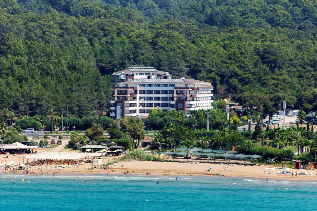 Beach & Waterfront