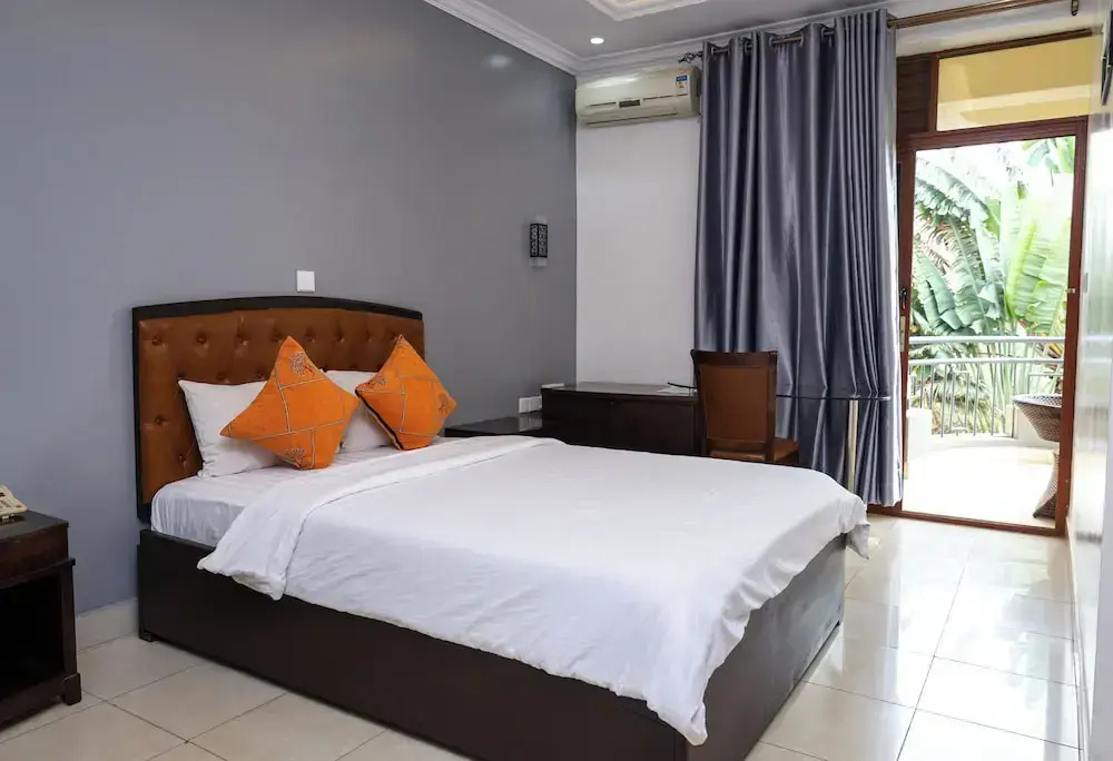 Standard Double room with balcony (full double bed)