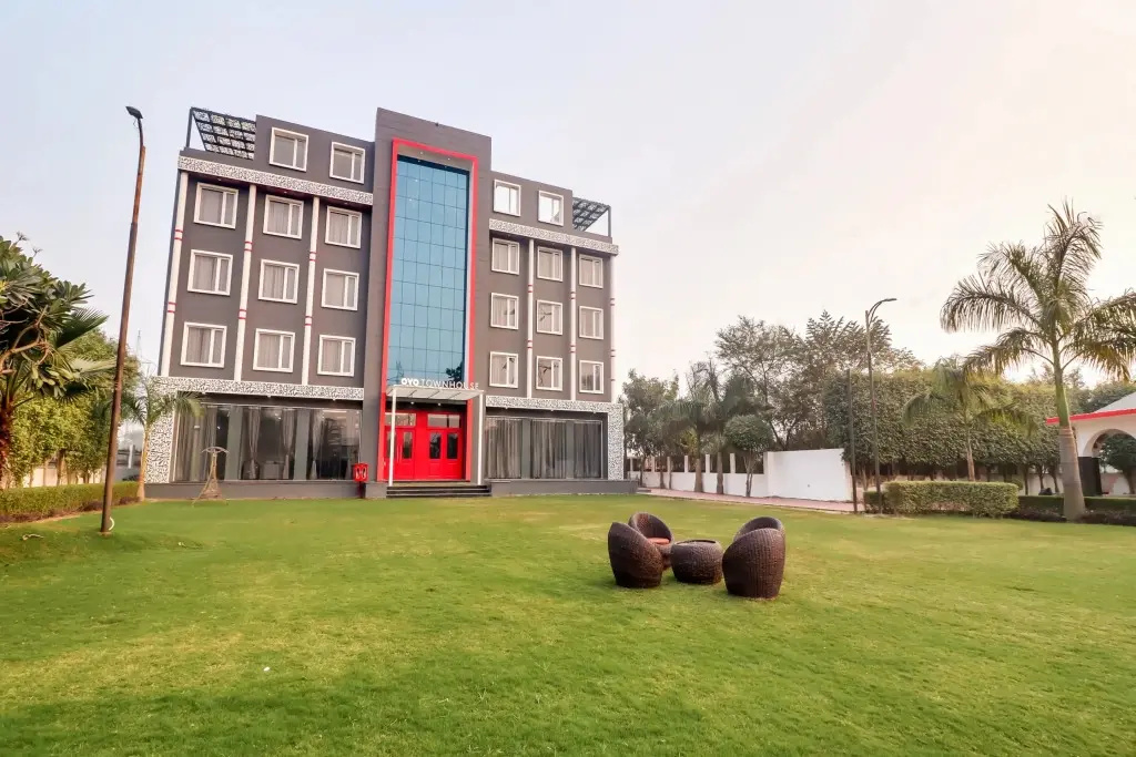 Jashn by OYO Rooms